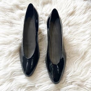 Stuart Weitzman Black Patent Leather Classic Pumps Women’s Size 7M
